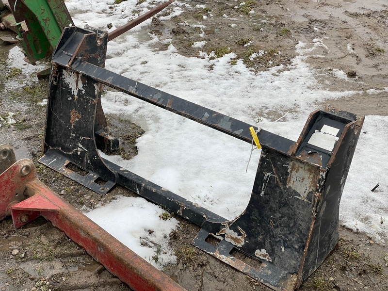 Attachments  John Deere Hook-up - Quick Attach + Skid Steer Photo